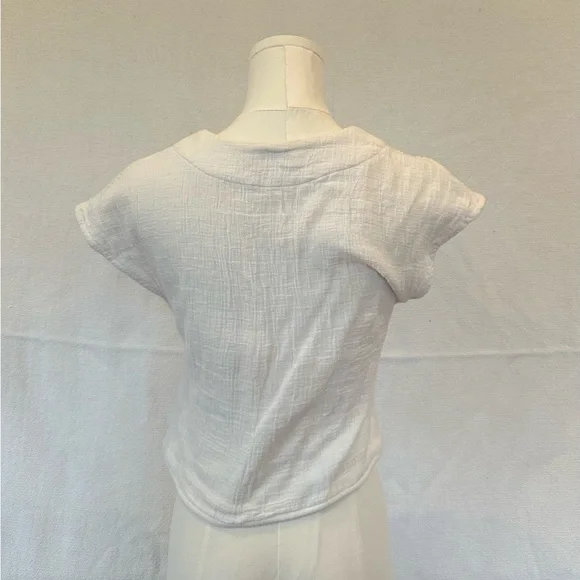 Rhythm White Textured Button-Front Crop Top - Picture 3 of 4
